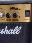 Marshall MG10G - гитарный усилитель мощностью 10 ватт