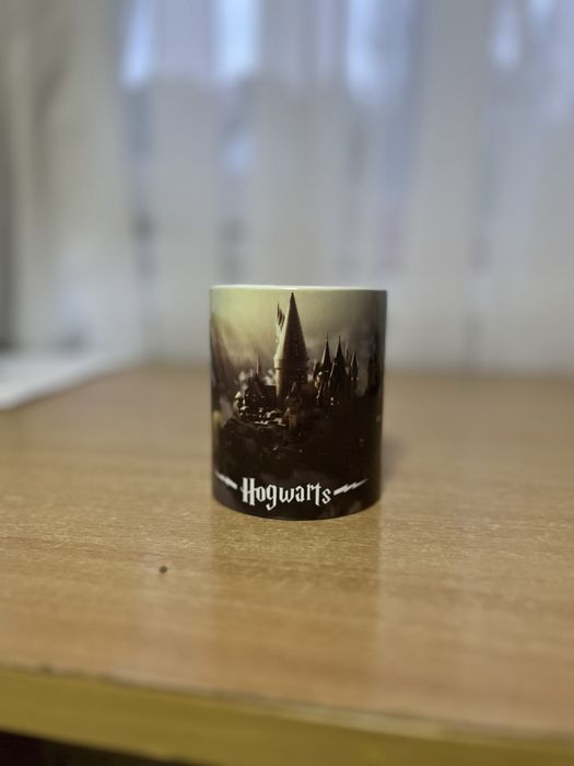 Кружка з дизайном Hogwarts