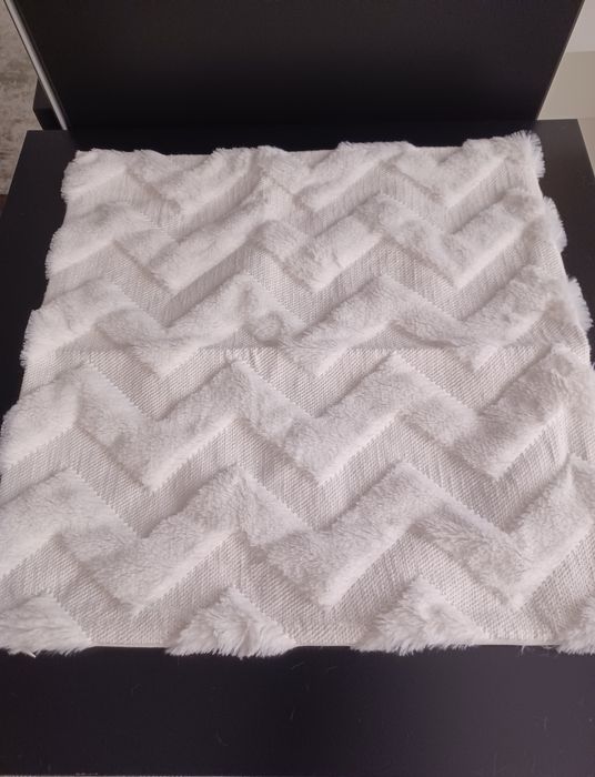 Zestaw 2 dekoracyjnych poszewek na poduszki 45x45 cm