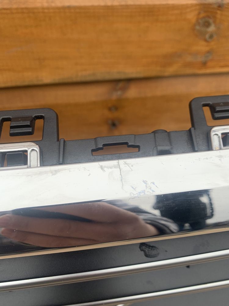 Audi A6 C8 S-LINE atrapa grill 4K0