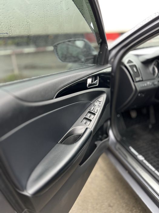 hyundai  sonata 2010 2.4 газ/бенз