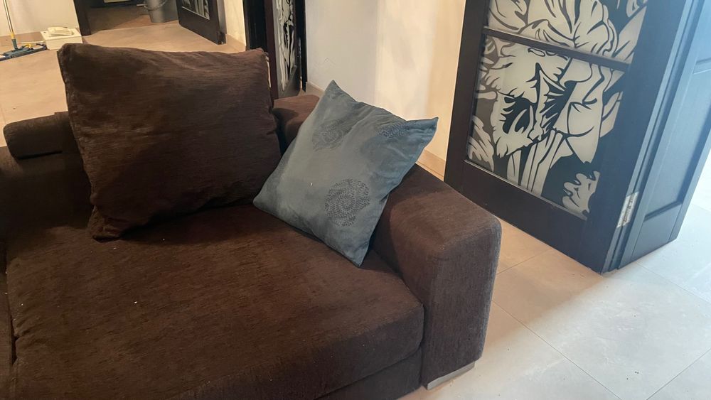 Продам два дивана не раскладываются коричневый