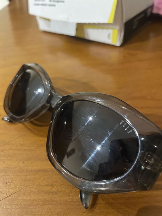 Óculos de sol Elle originais como novos