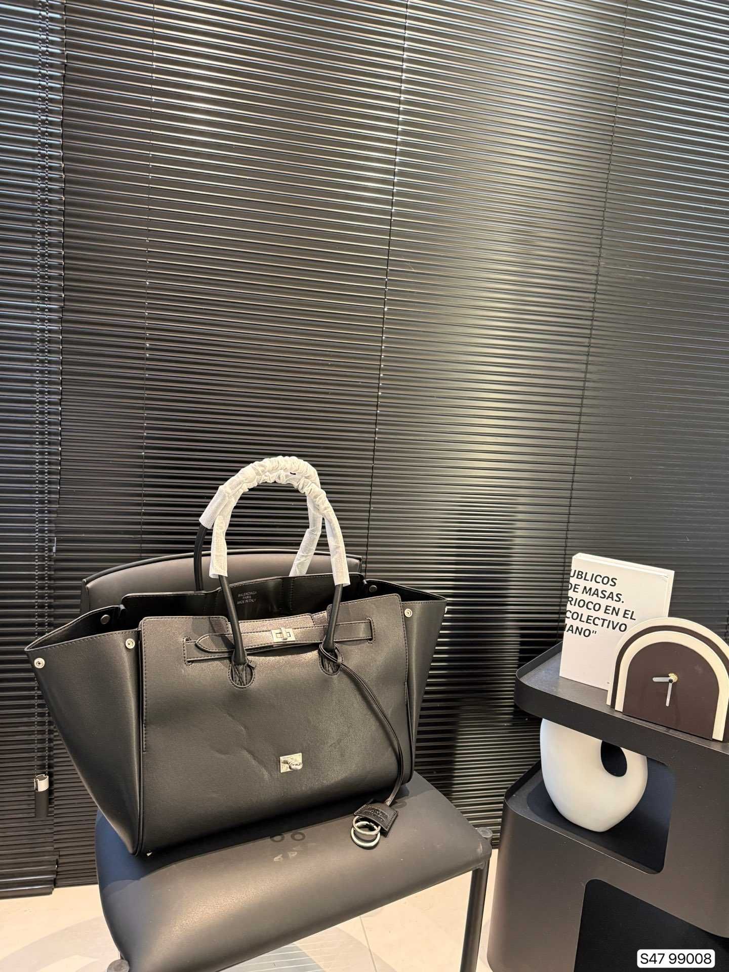 Torba typu tote Balenciaga Rodeo