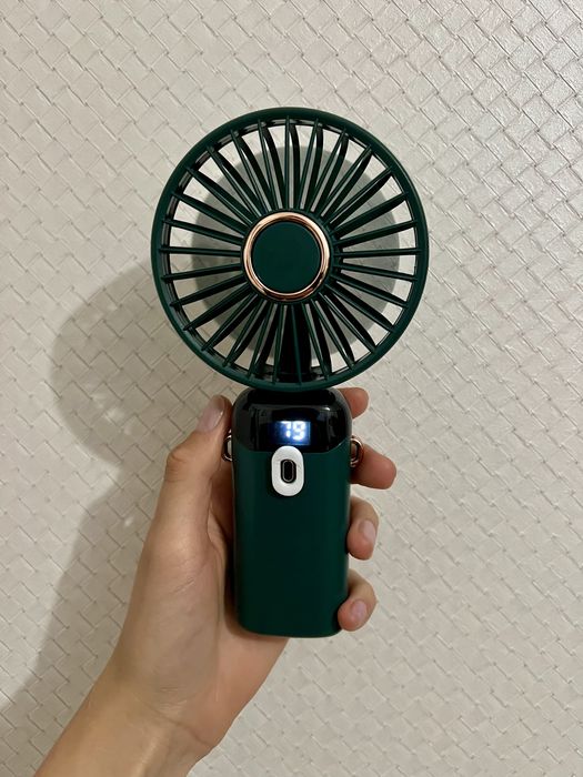 Ручной мини вентилятор