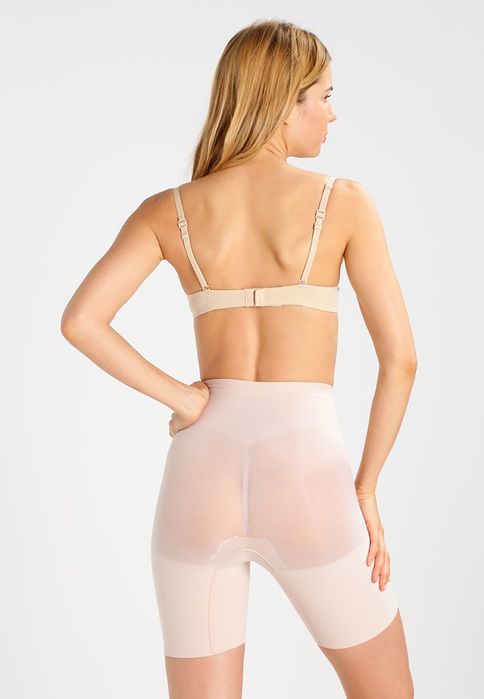 Majtki modelujące beżowe Spanx 38