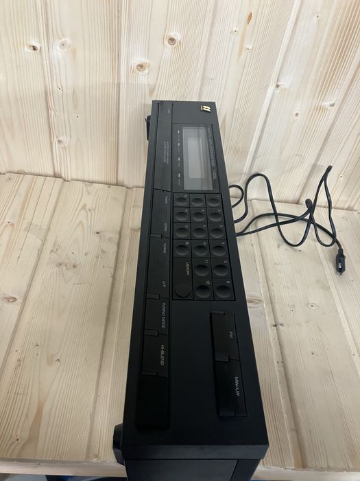 Sansui Quartz PLL Digital Synthesizer Tuner T1000L