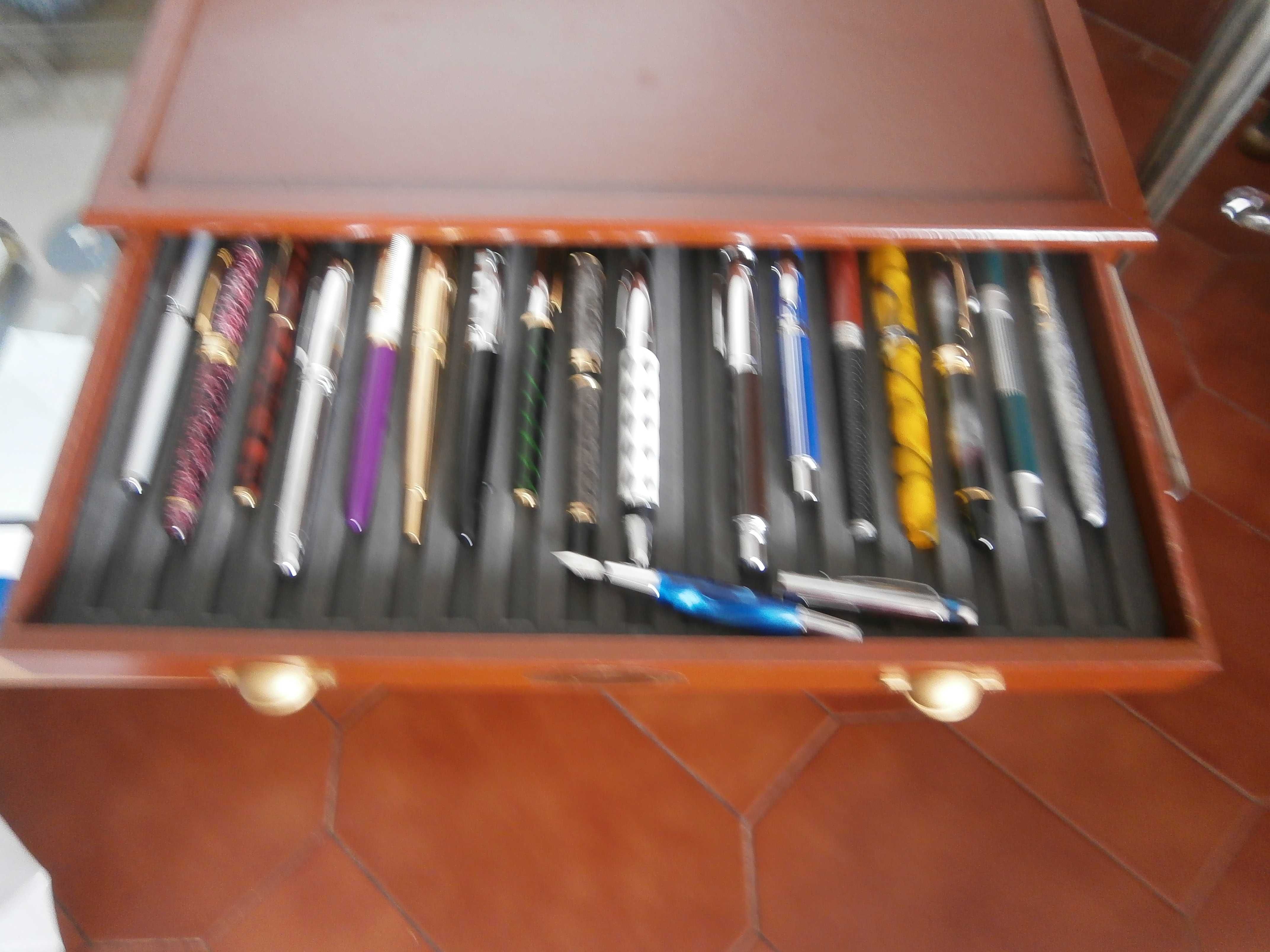 coleção de replica canetas de aparo com carga