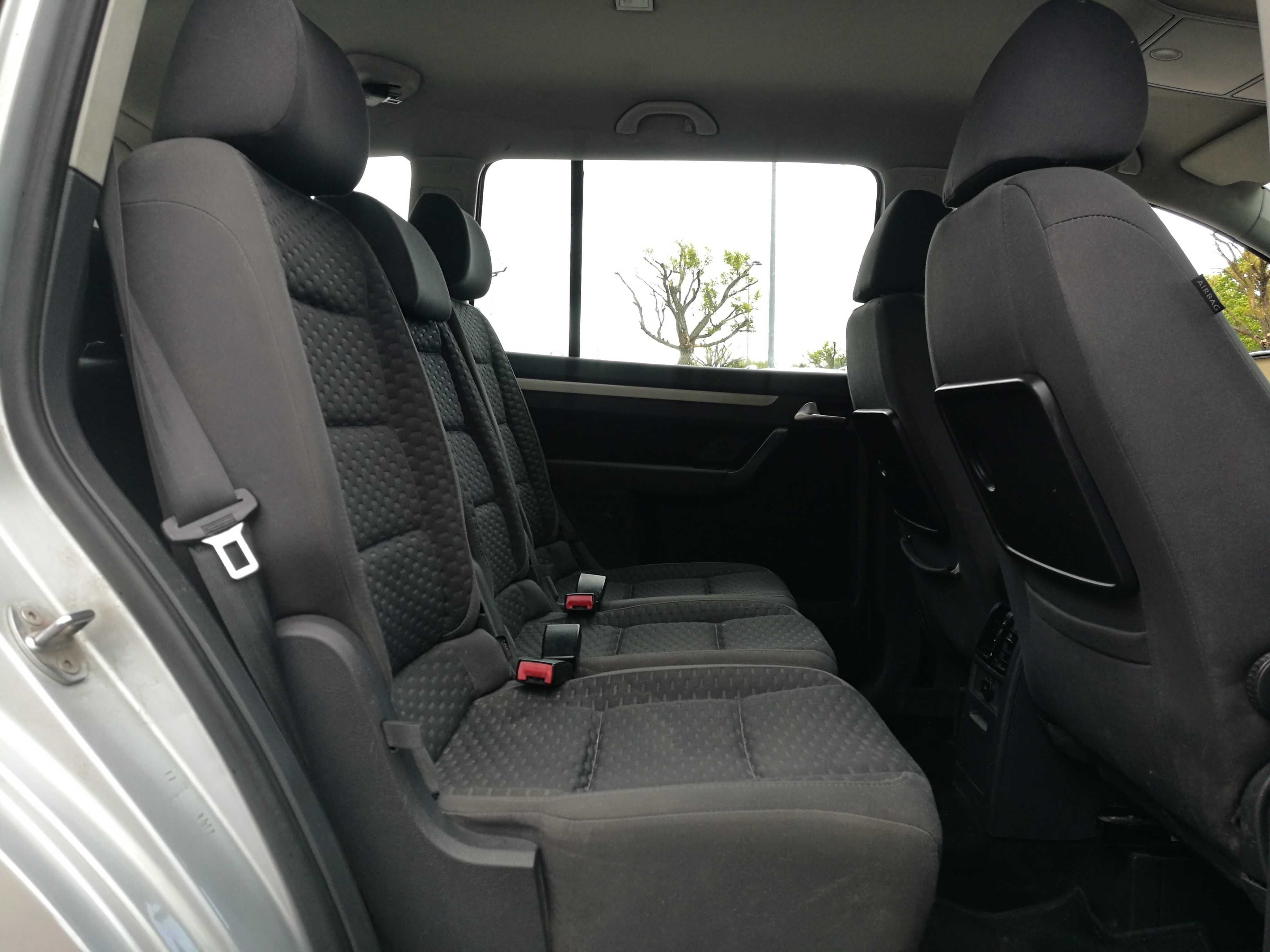 Ekonomiczny VW TOURAN Lift. r2007. p 1.9tdi. Skrzynia 6 biegów manual.