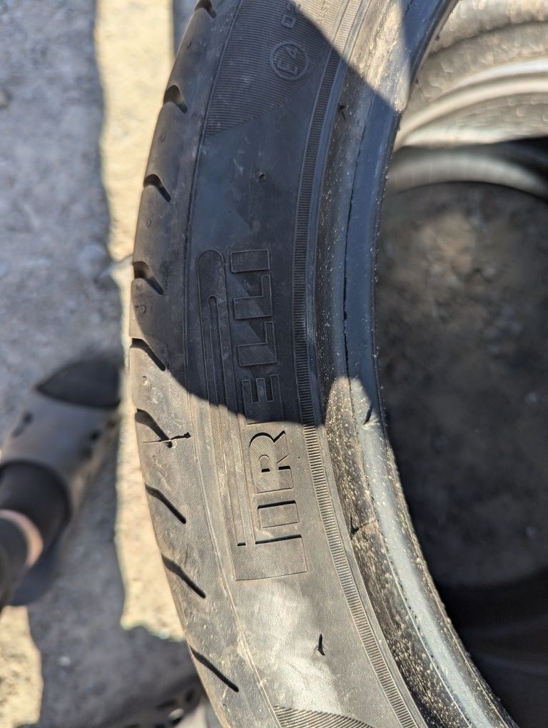 225/40R18 Pirelli