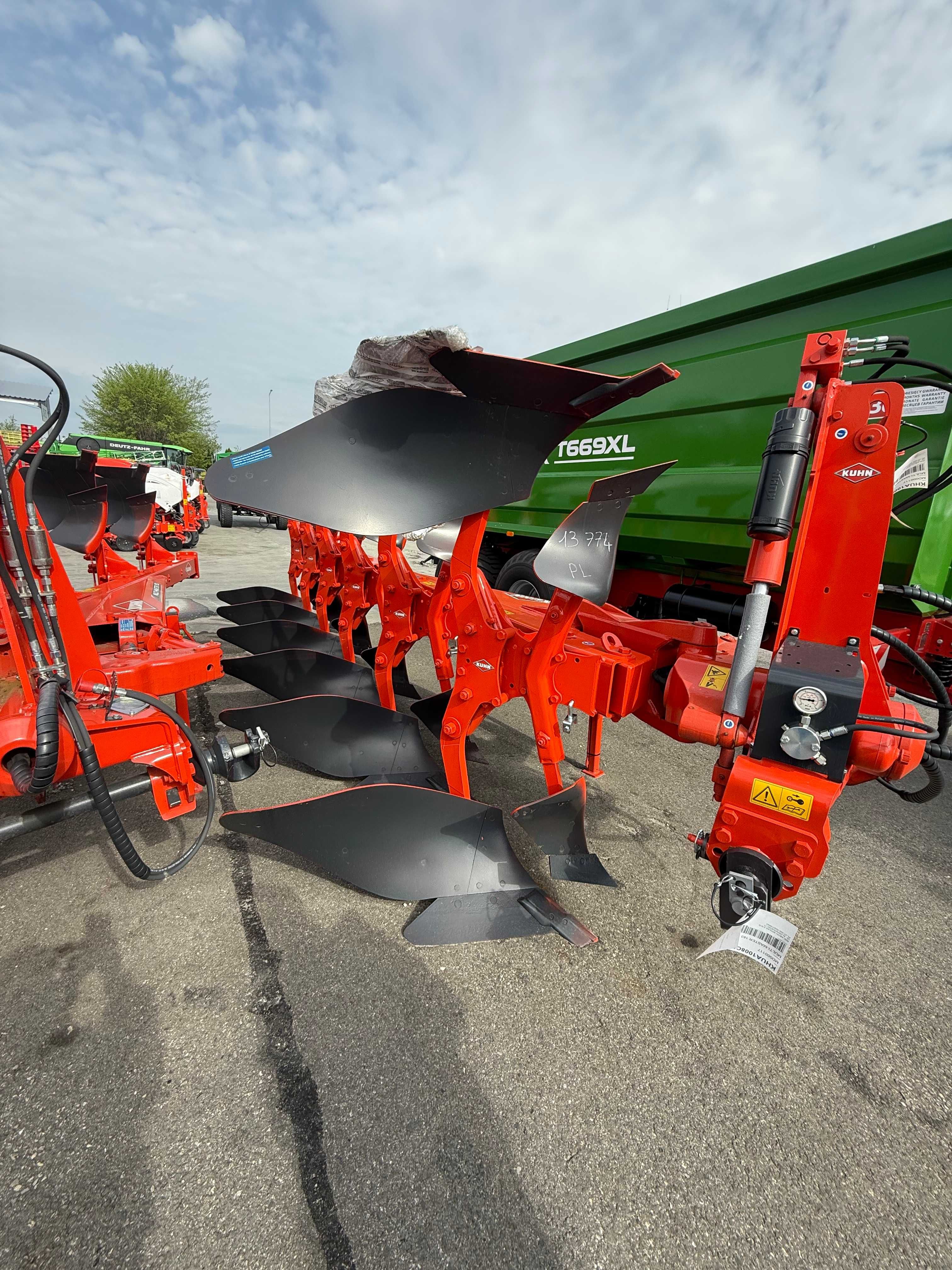 Kuhn Pług KUHN Multi Master 123-153