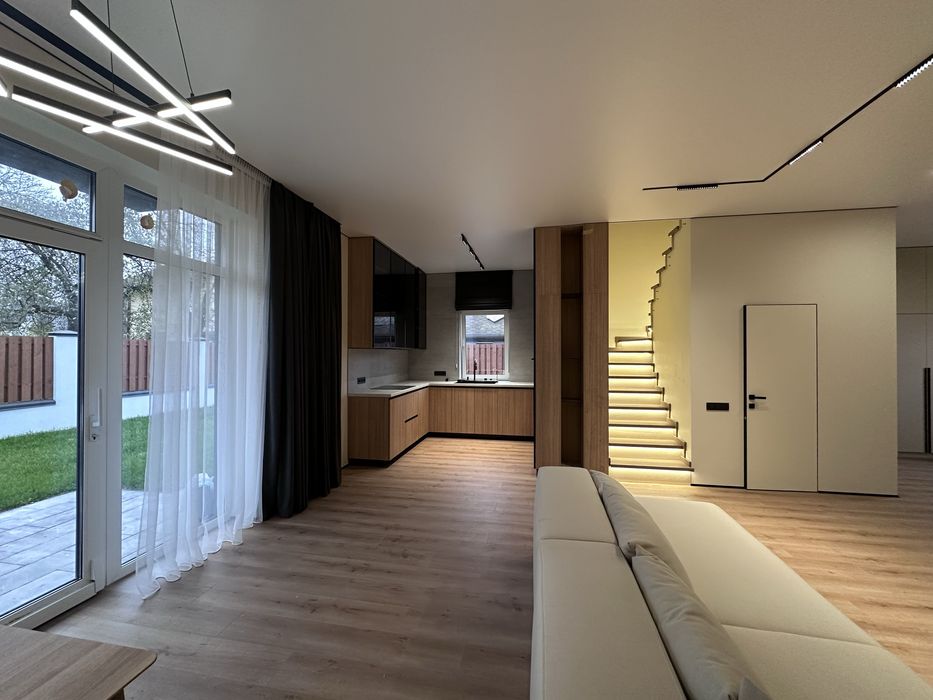 Дом с ремонтом метро Дарницкий Славутич Киев застройщик без %