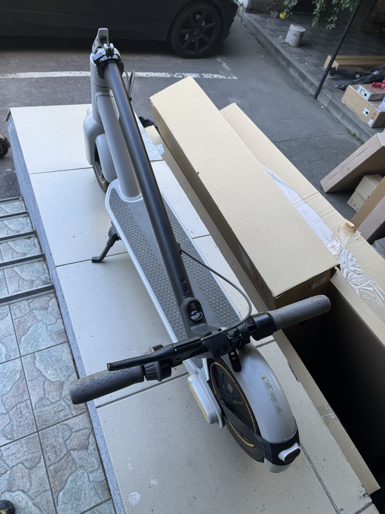 Ninevot KickScooter Max G30le