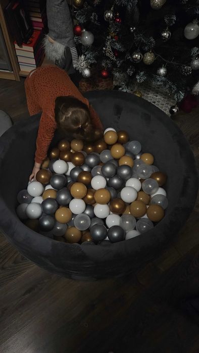 Сухий басейн з кульками для діток)