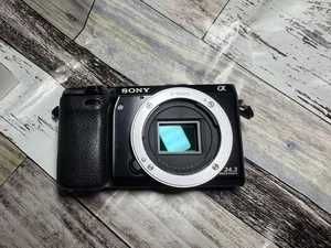 Sony Alpha NEX7 24.3MP .  HDMI & input -Mic -C/Nova - Porto