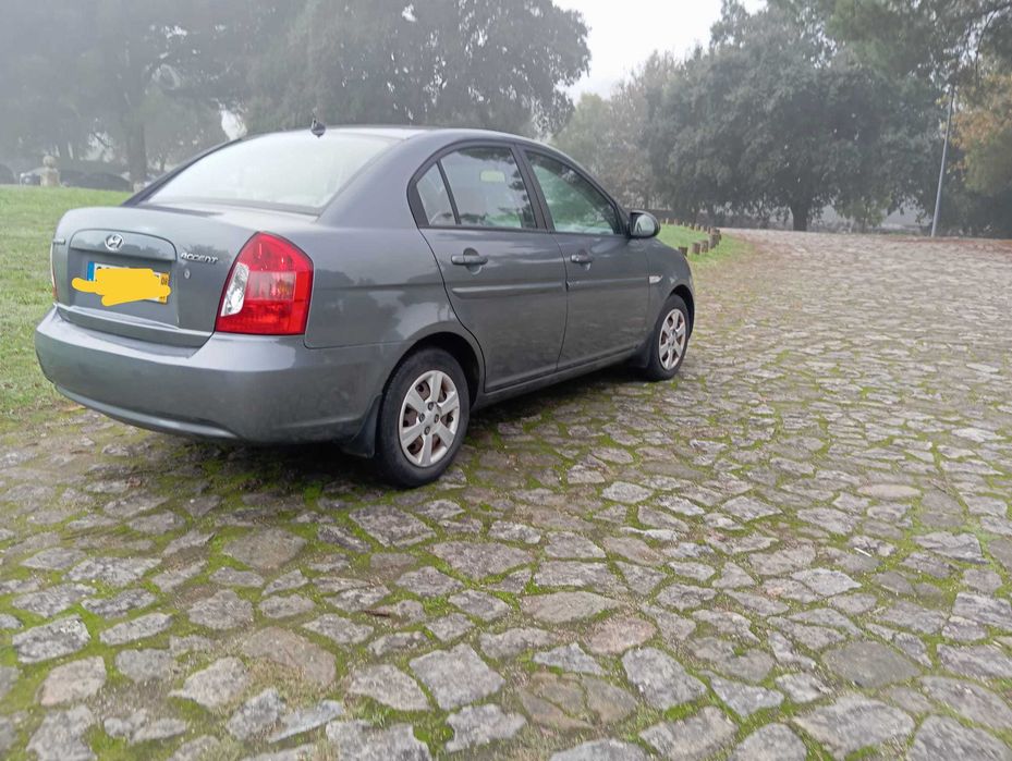 Hyundai Accent gasolina ano 2008 baixa kms