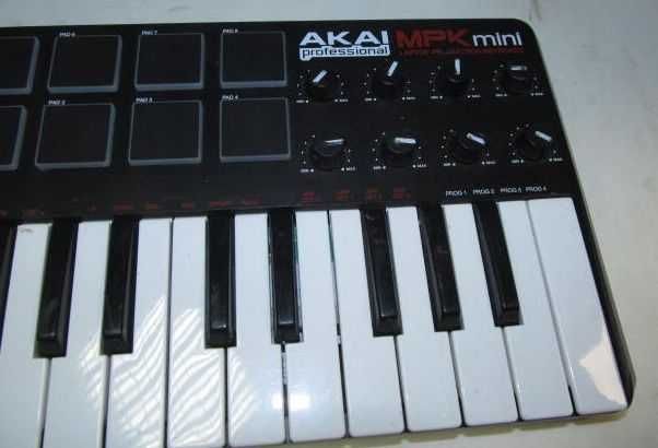 Keybord Akai MPK Mini