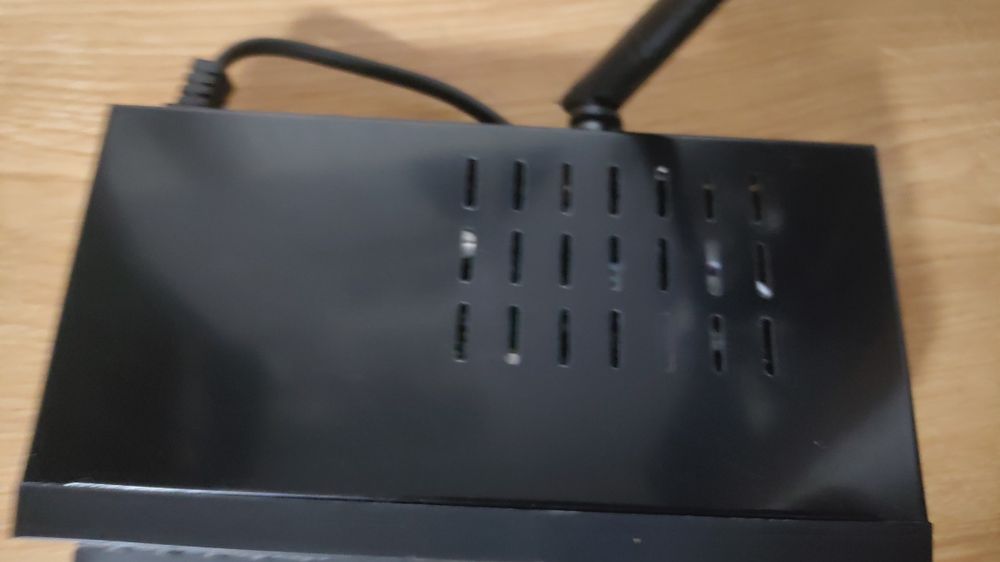 Dekoder Tuner TV Naziemnej HD DVB-T DVB-T2 / WiFi