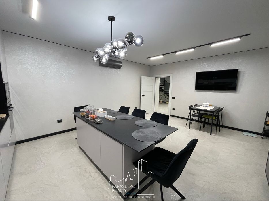 Продам шикарний будинок з меблями та приміадьною технікою