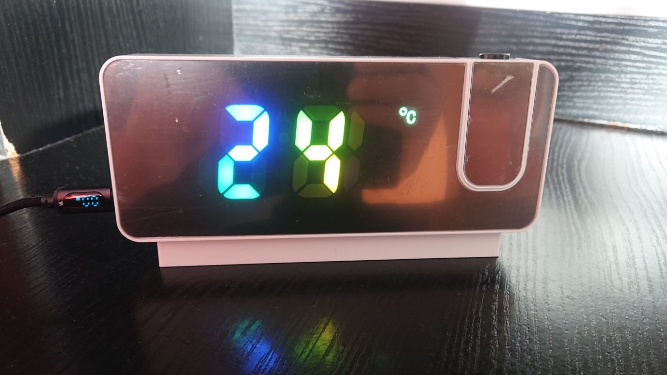 Wielofunkcyjny zegar LED  RGB budzik do sypialni projektor