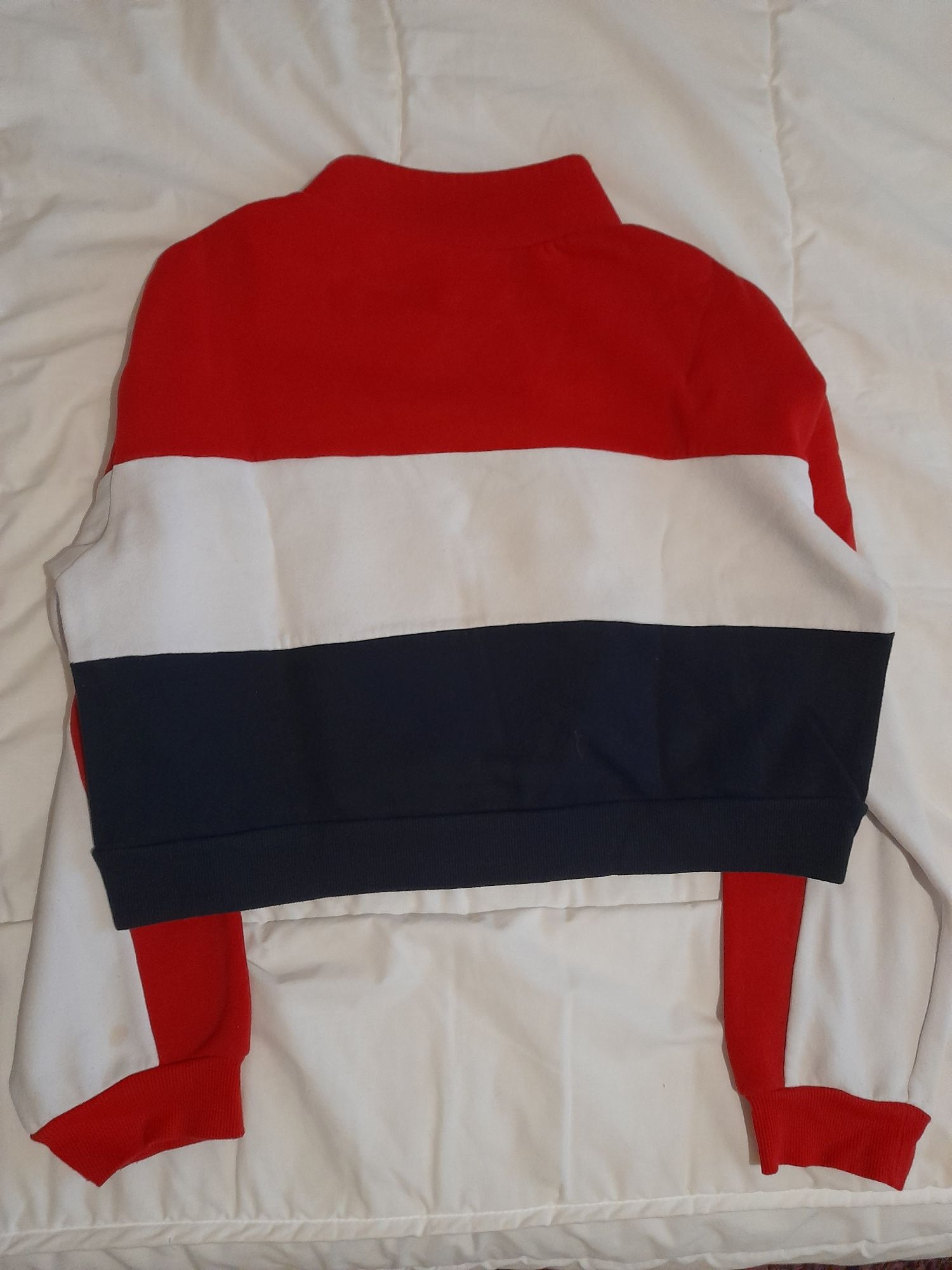 Camisola Cropped com Gola