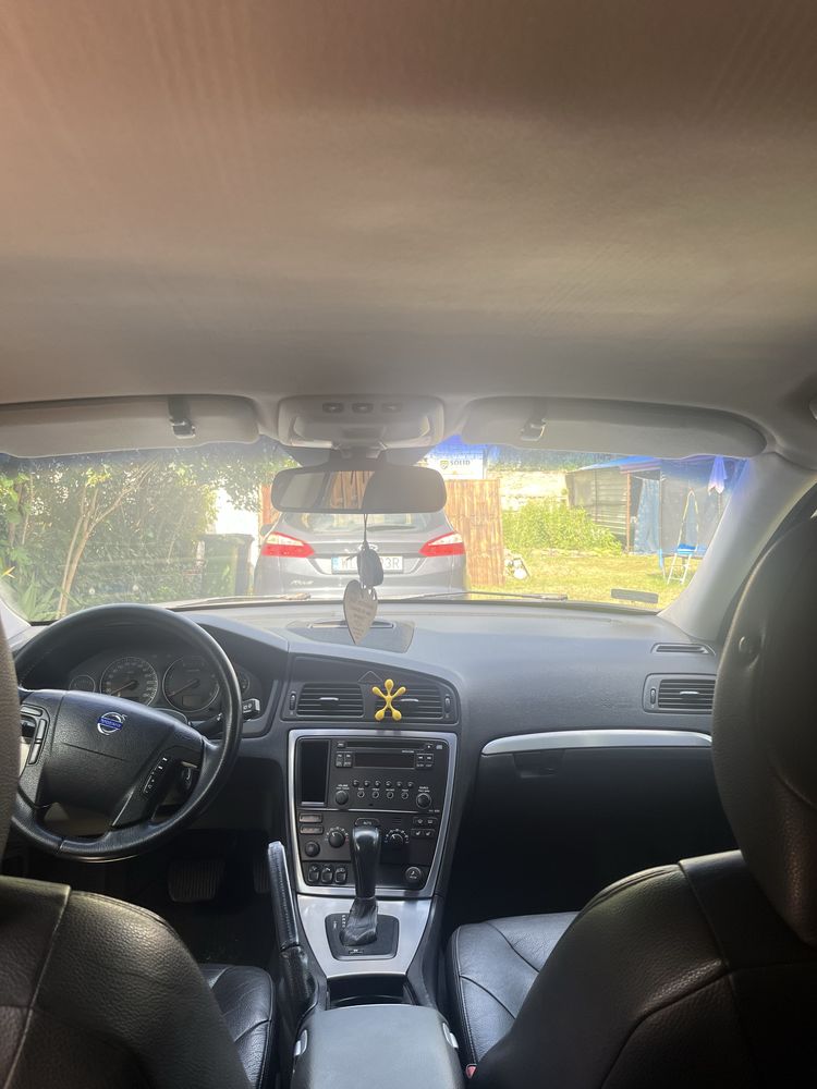 Zadbane Volvo v70 2.4 D5 Automat