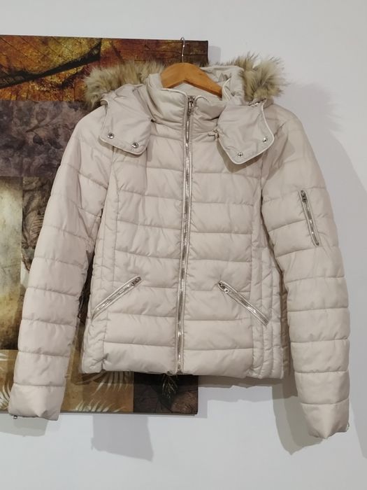 Seksowna, krótka, beżowa,zimowa, kobieca kurtka Zara r.S, z futerkiem