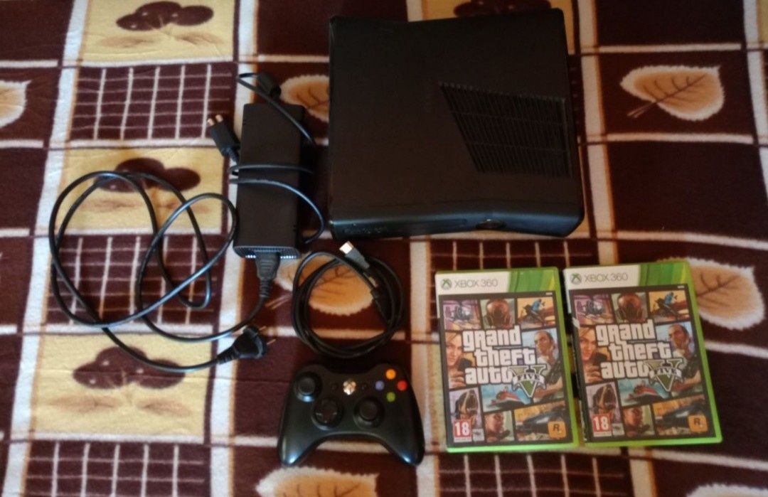 Sprzedam konsolę Xbox 360 z GTA 5