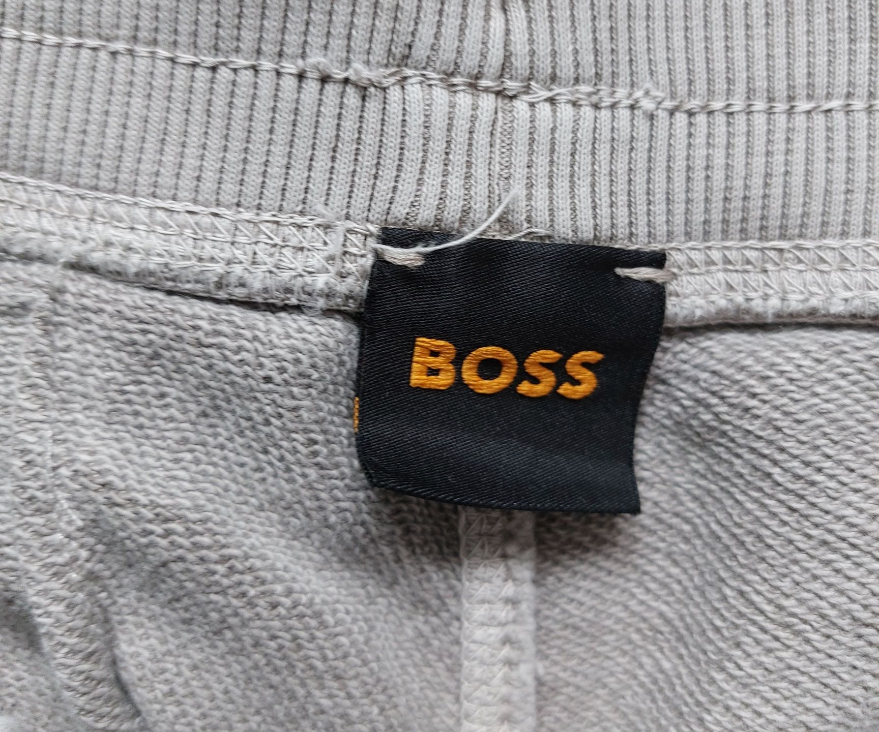Hugo Boss nowe spodnie dresowe jogger męskie r. S
