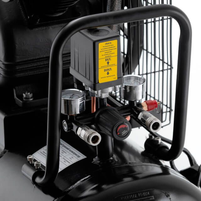 Компресор  100л, Intertool 3 кВт, 220 В, 10 aтм, 500 л/хв. 2 циліндри