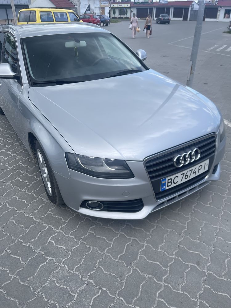 Ауді а4 b8 в доброму стані