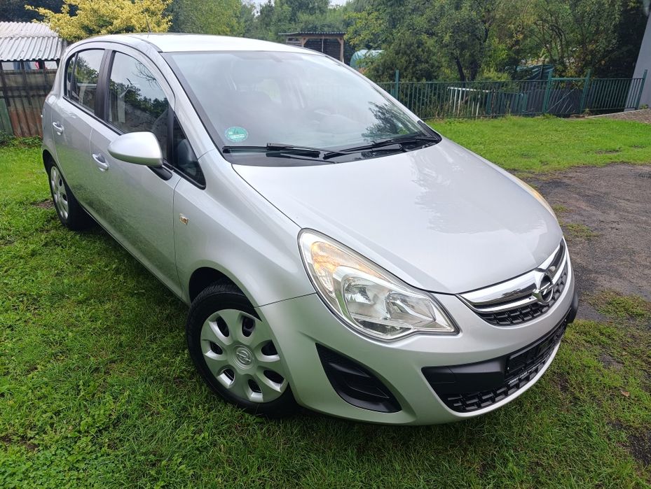Śliczny Opel Corsa D lift 1,4 benzyna 2012 rok