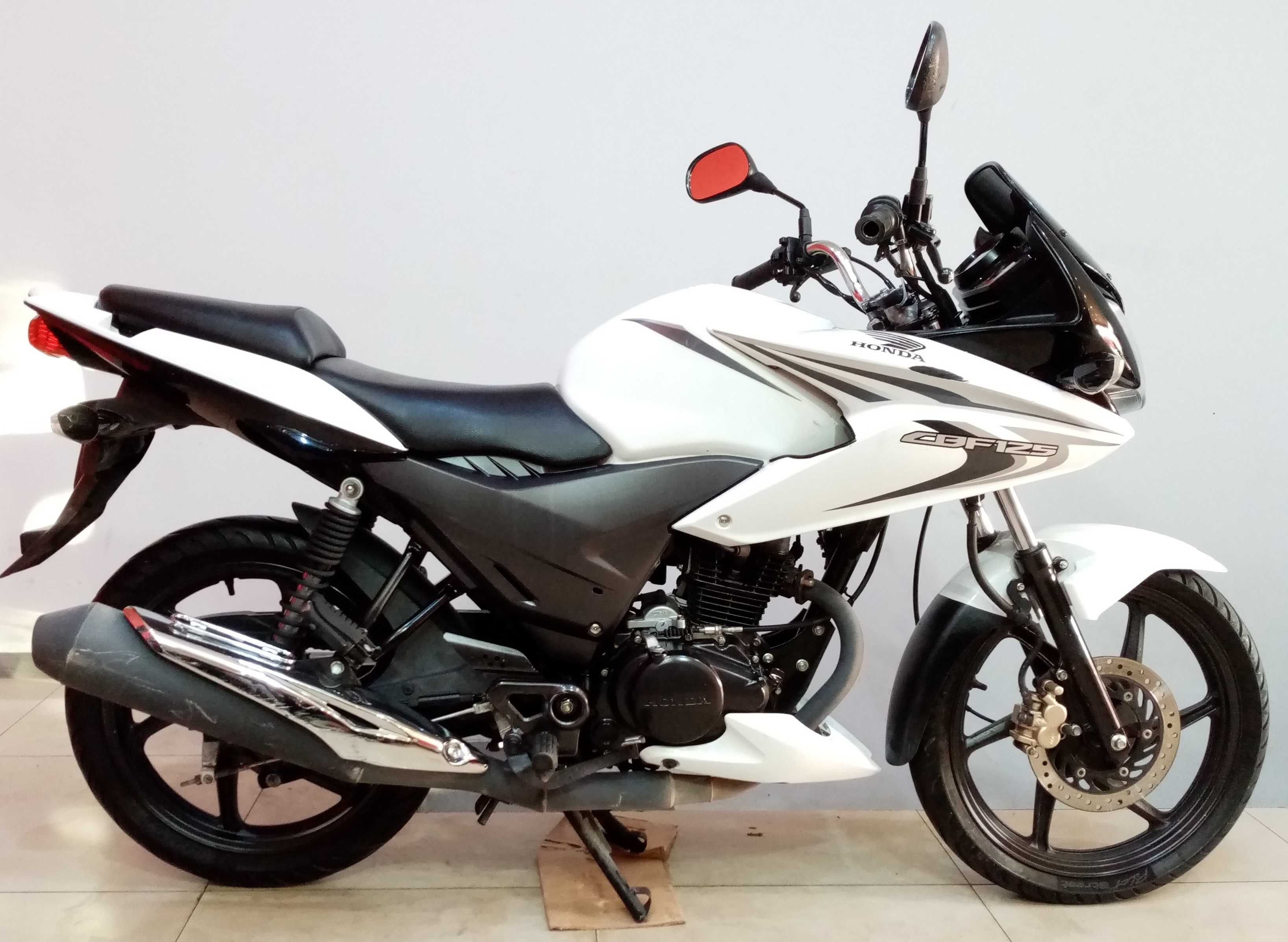 Honda CBF 125cm3 bardzo ładna 2014rok niski przebieg