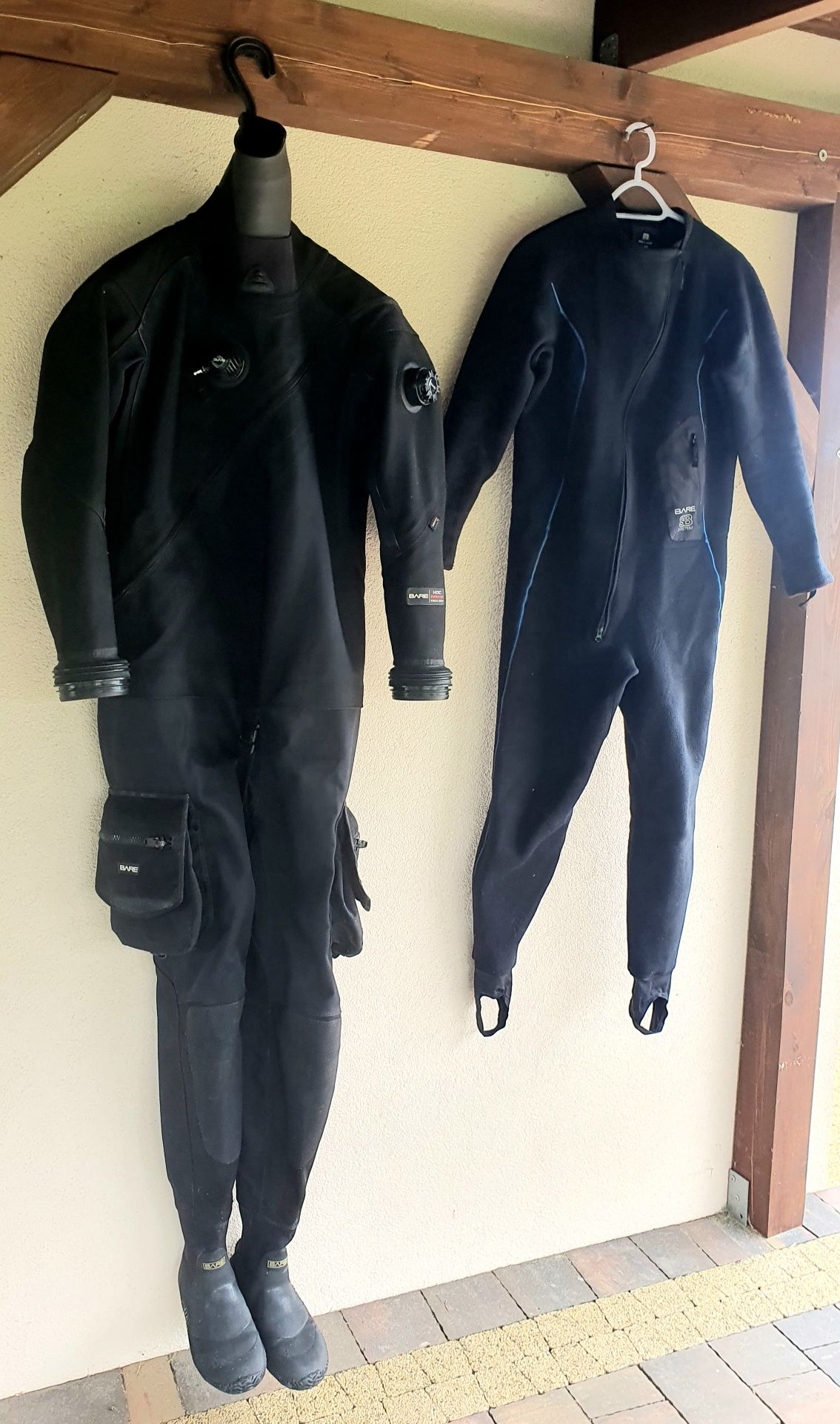 Suchy skafander BARE EXPEDYTION tech dry