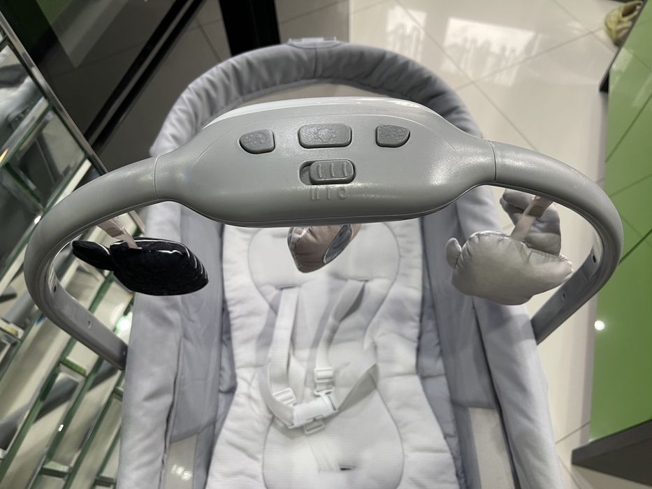 Chicco baby hug air (na gwarancji) +materac z prześcieradełkiem