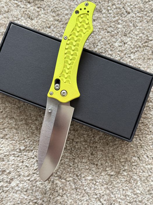 Benchmade 111H2O-Yellow N680 Discontinued. Складний ніж. Оригвнал