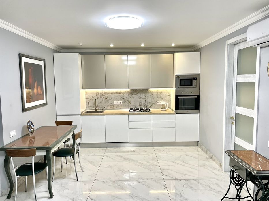 Продажа 3 к. Квартиры Премиум - класс ТРЦ "Аврора". Собственник