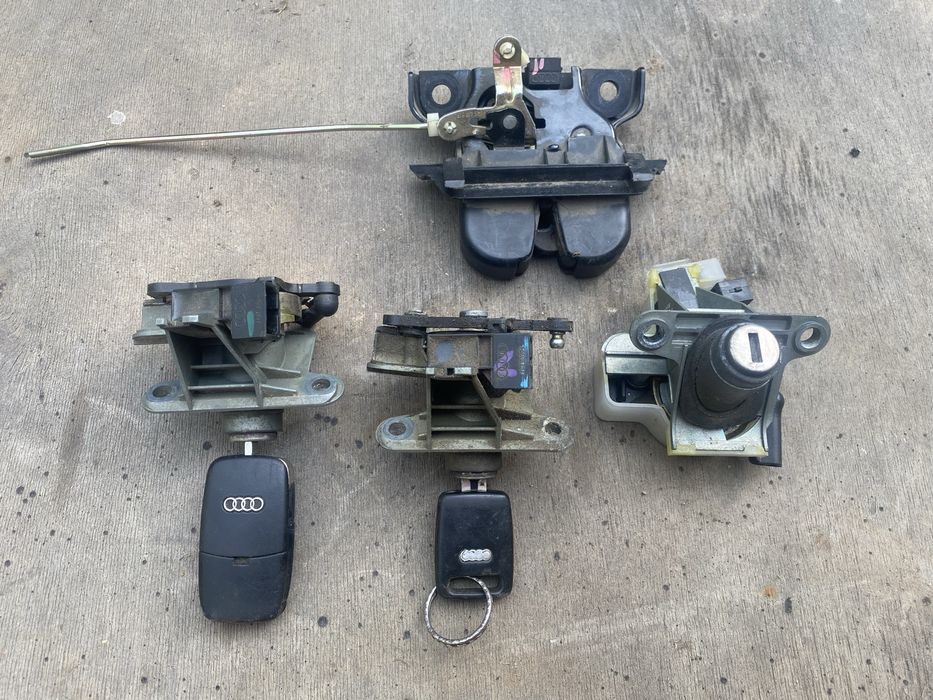 пластики деталі салону до Audi A4 B5