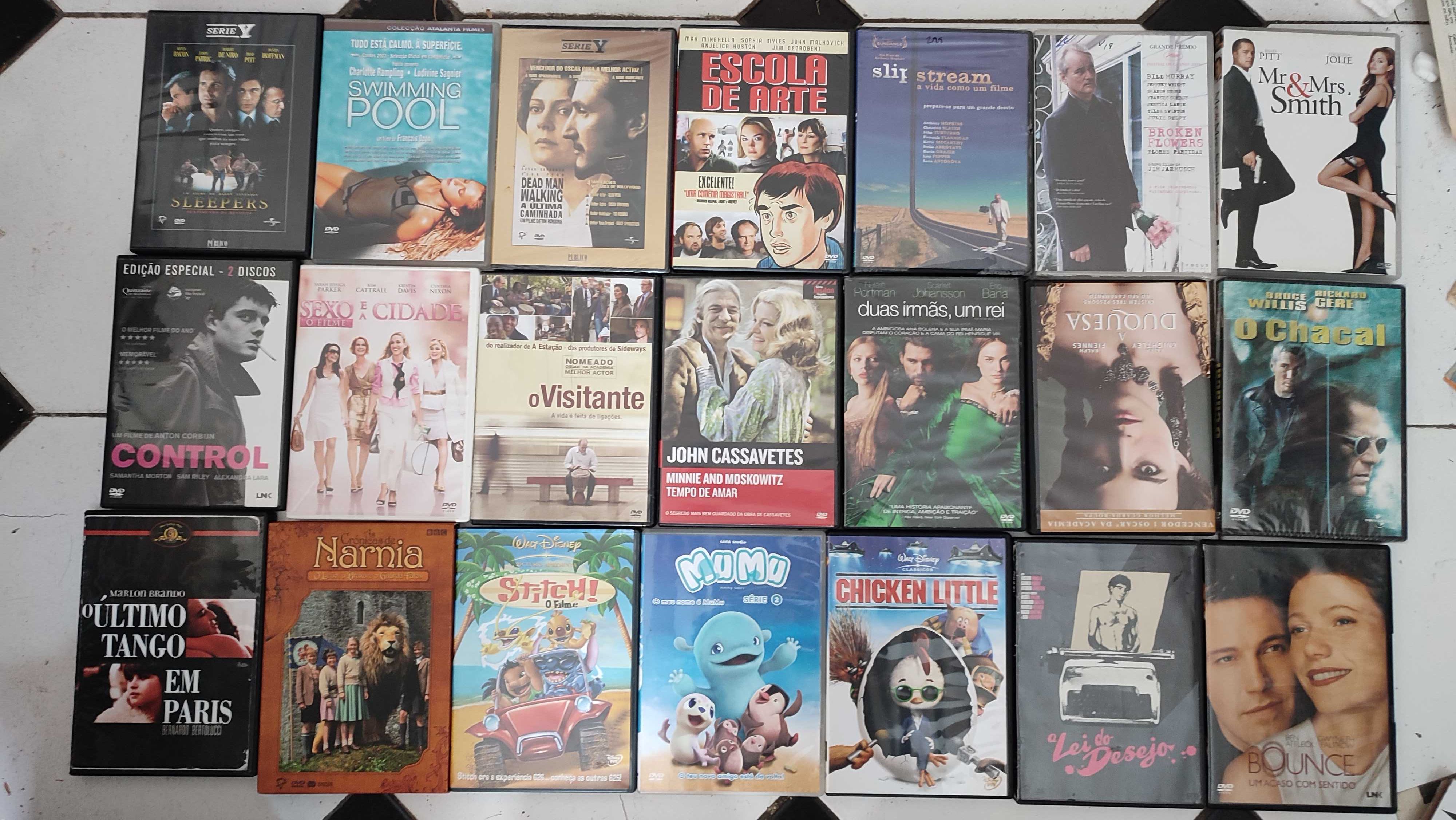 Lote 80 DVDs Filmes e Séries