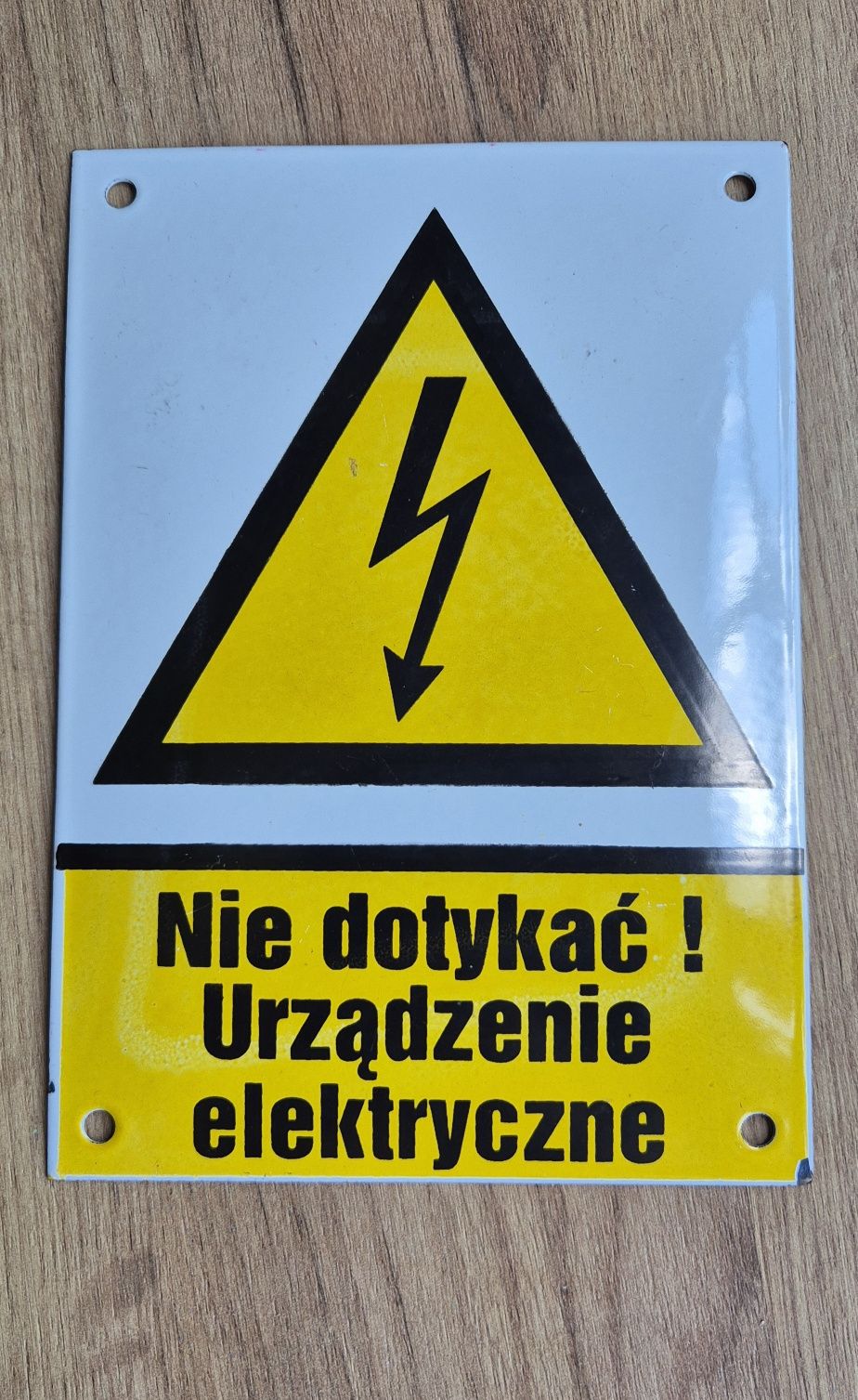 Tablica metalowa emaliowana PRL nie dotykać urządzenie elektryczne
