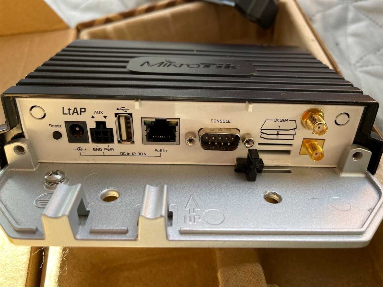 MikroTik – LtAP LR8 LTE6 kit (LTAP-2HND&FG621-EA&LR8G)