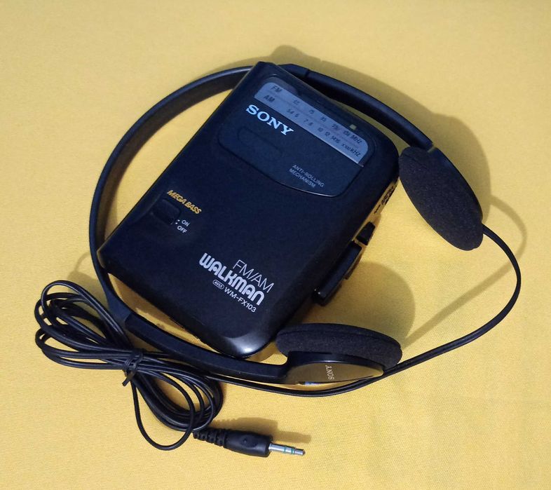 Кассетный плеер Sony Walkman WM-FX103 с наушниками