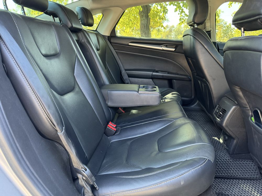 Продам FORD FUSION  2019