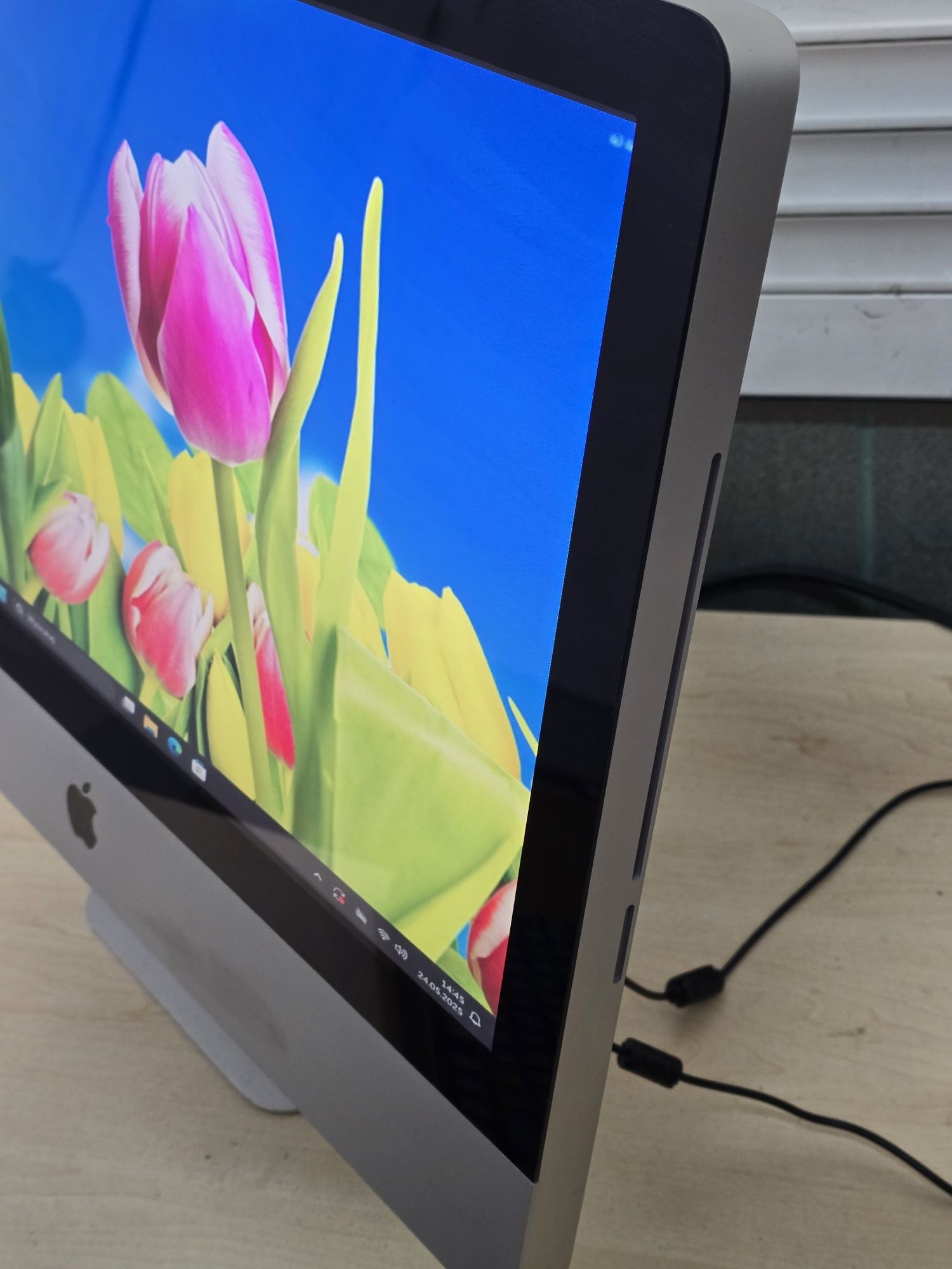 Komputer Apple iMac 21,5' z Windows 11 Dysk SSD 12GB RAM