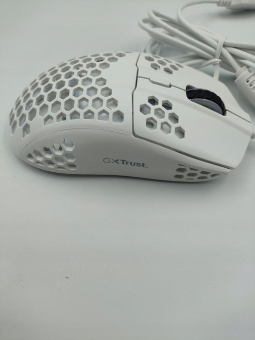 myszka gamingowa przewodowa ultra lekka 65g dla graczy led