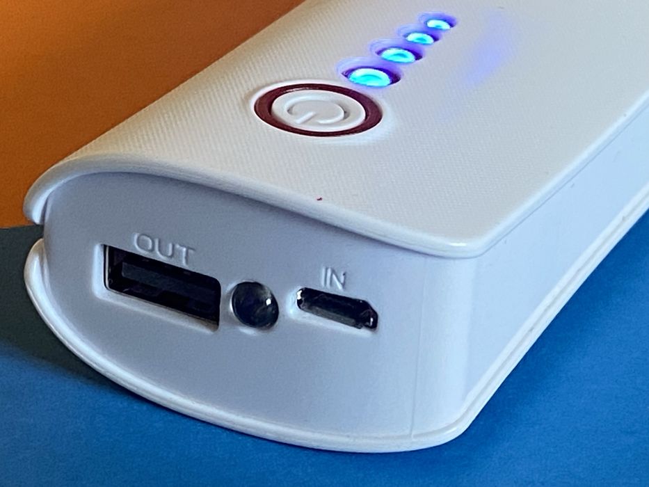 LAB31 4400 mAh power bank