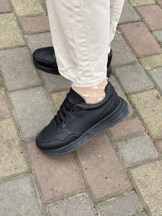 Кросівки натуральна шкіра  38розмір-24,5