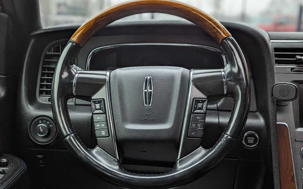 Lincoln Navigator 2016