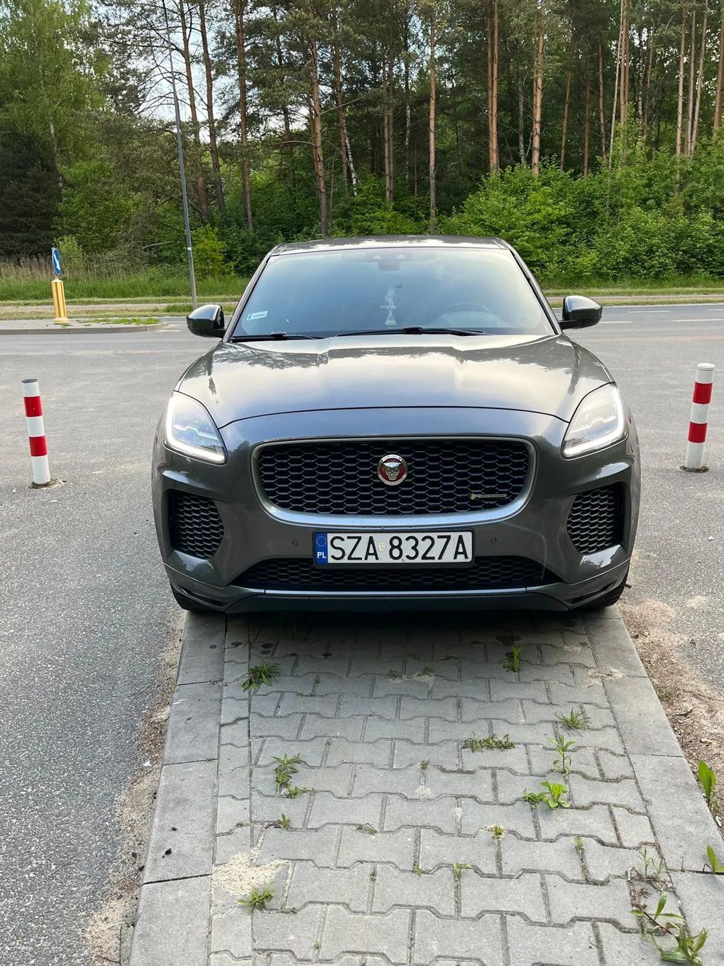 Jaguar E-Pace Pierwszy właściciel, napęd 4x4, niski przebieg 57 tyś bogate wyposażen