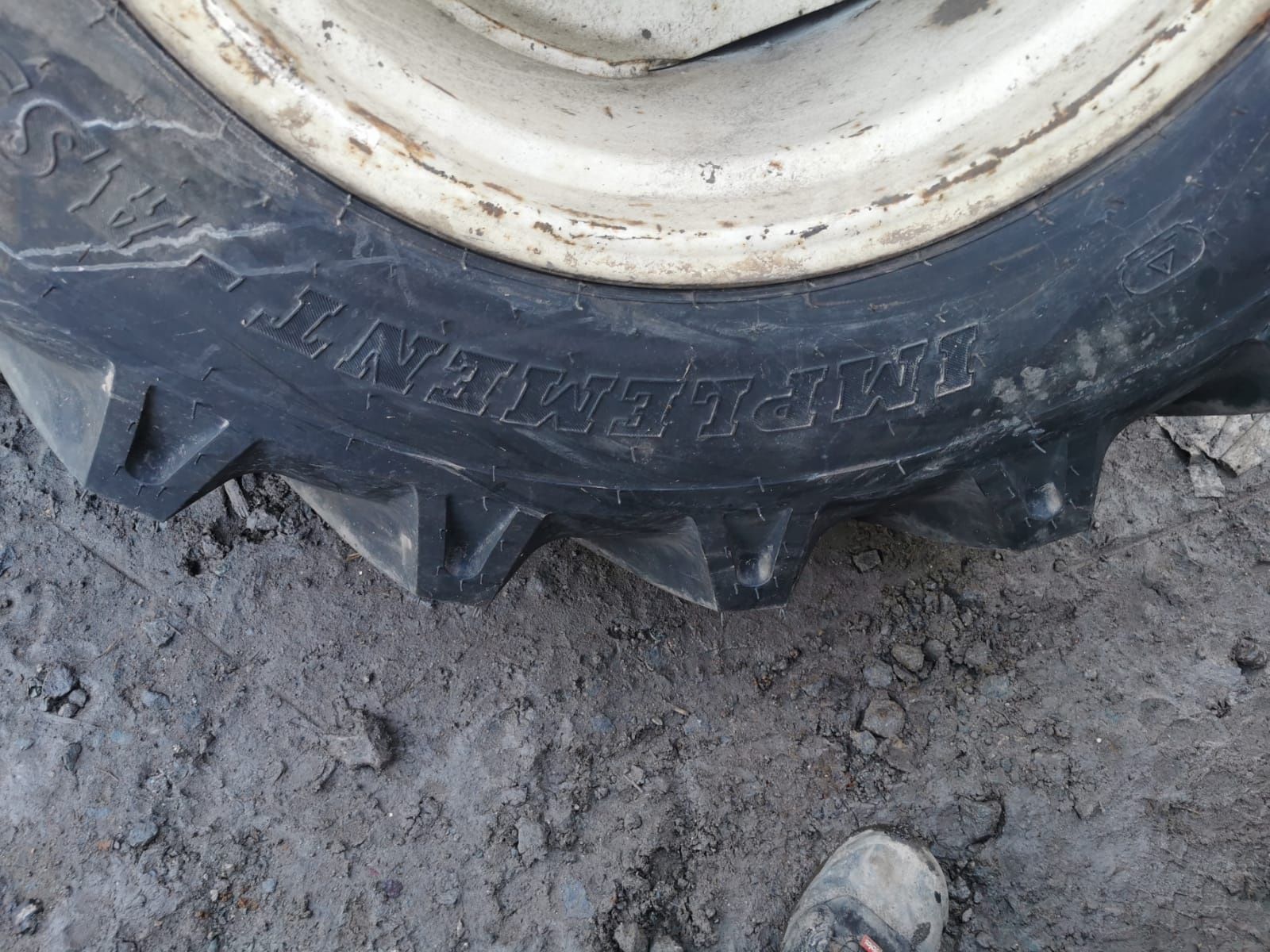 Felga Felgi r 24 manitou ładowarka widlak